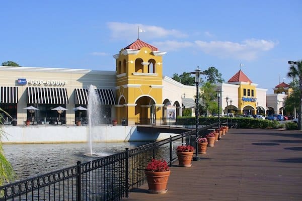 Lake Buena Vista Factory Outlet outside view