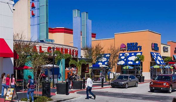 Exterior photo of the Loop shopping center