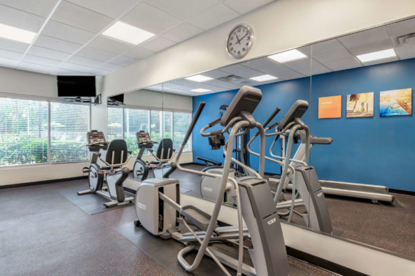 Fitness Center at Comfort Suites Maingate East